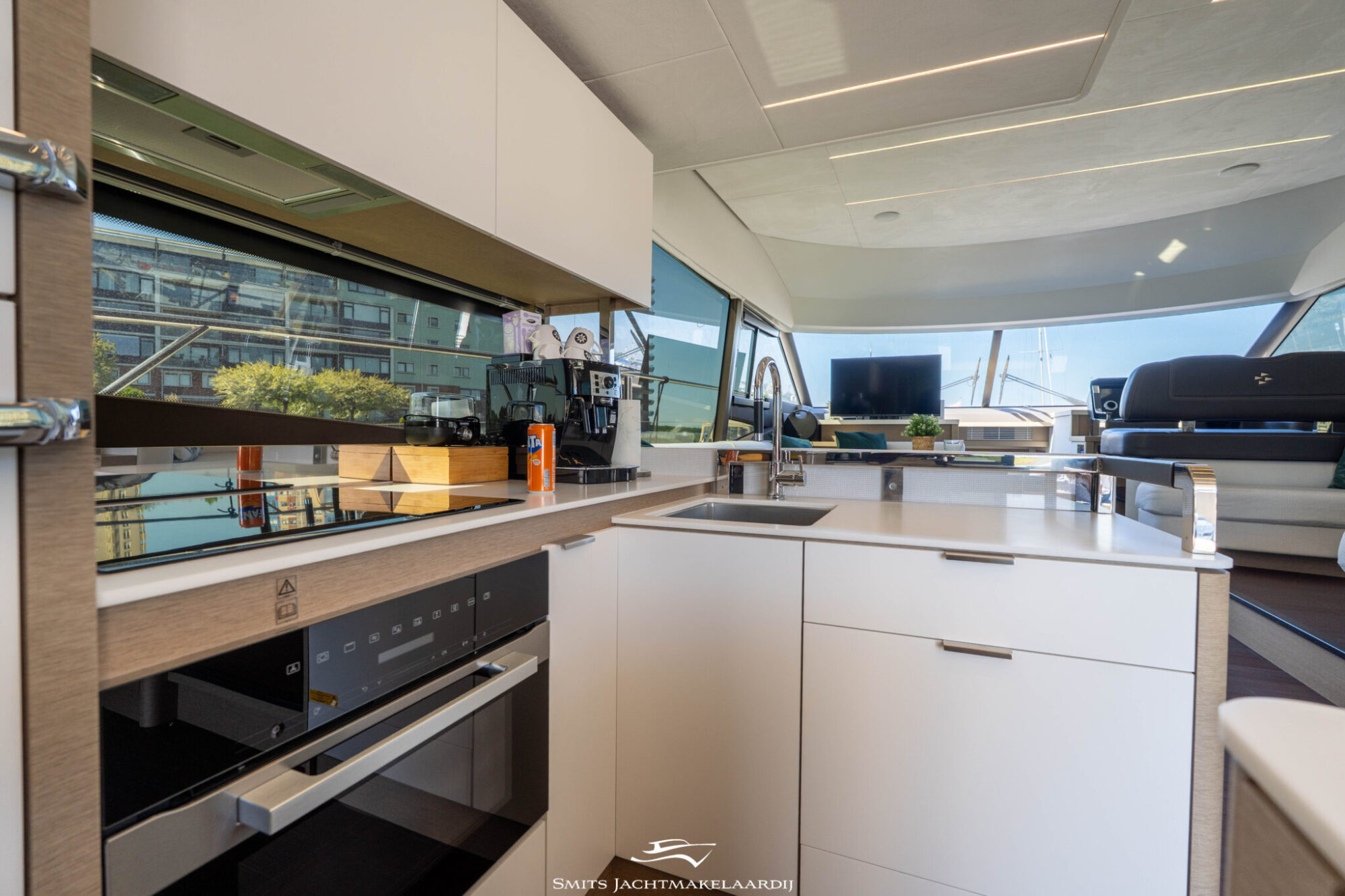 foto: 4 Prestige Prestige 590 Flybridge