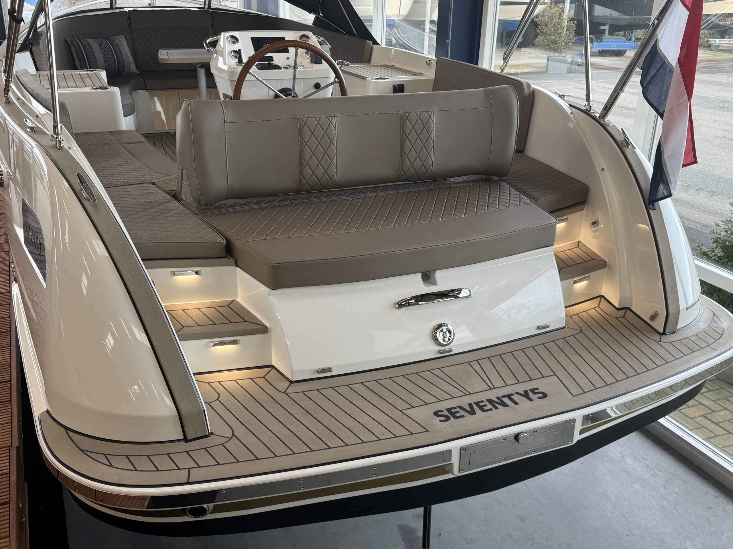 foto: 17 Antaris Seventy5 Hybride (op voorraad)