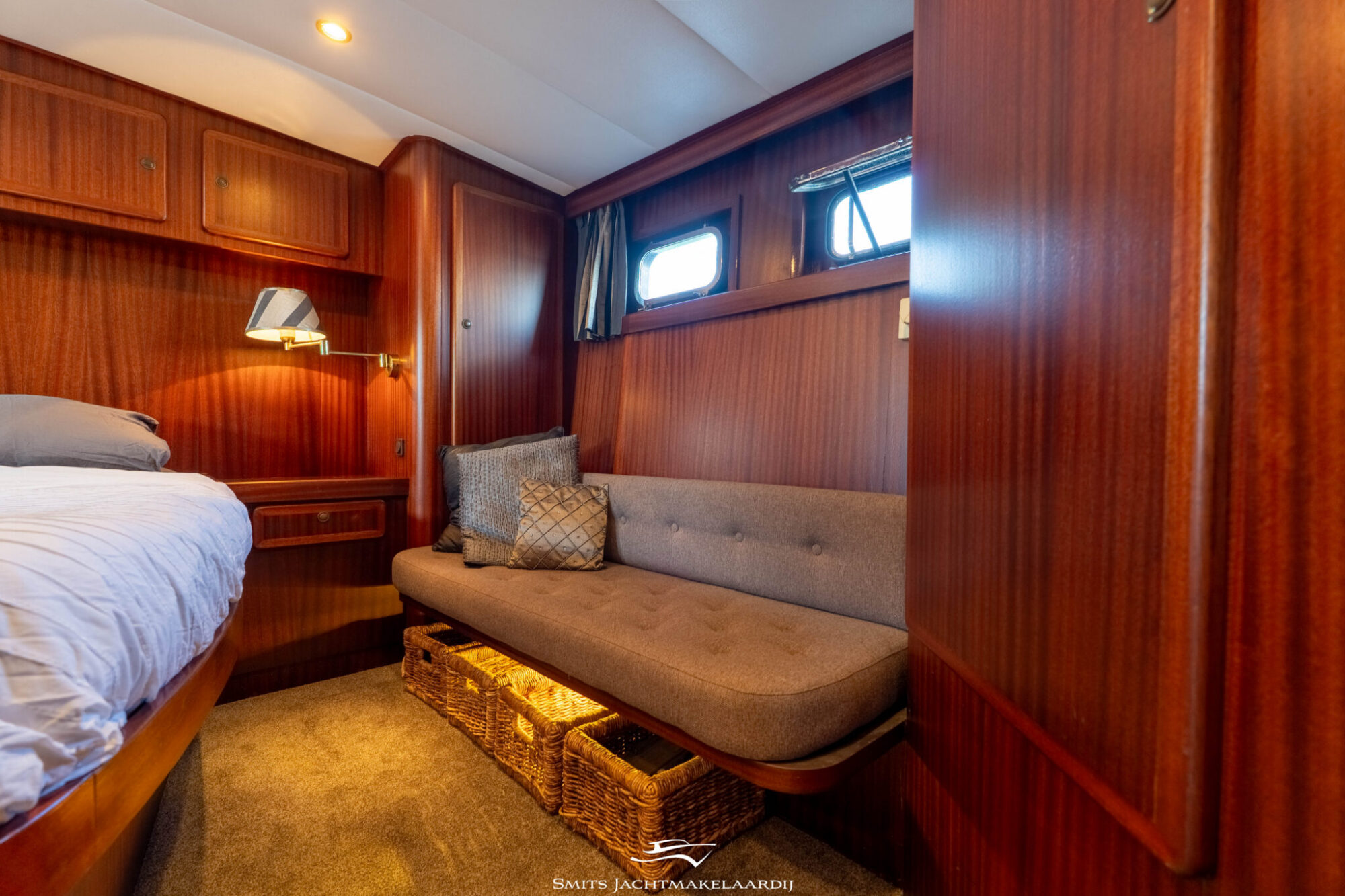 foto: 5 Van der Valk Valk Vitesse 54 Stabilizers