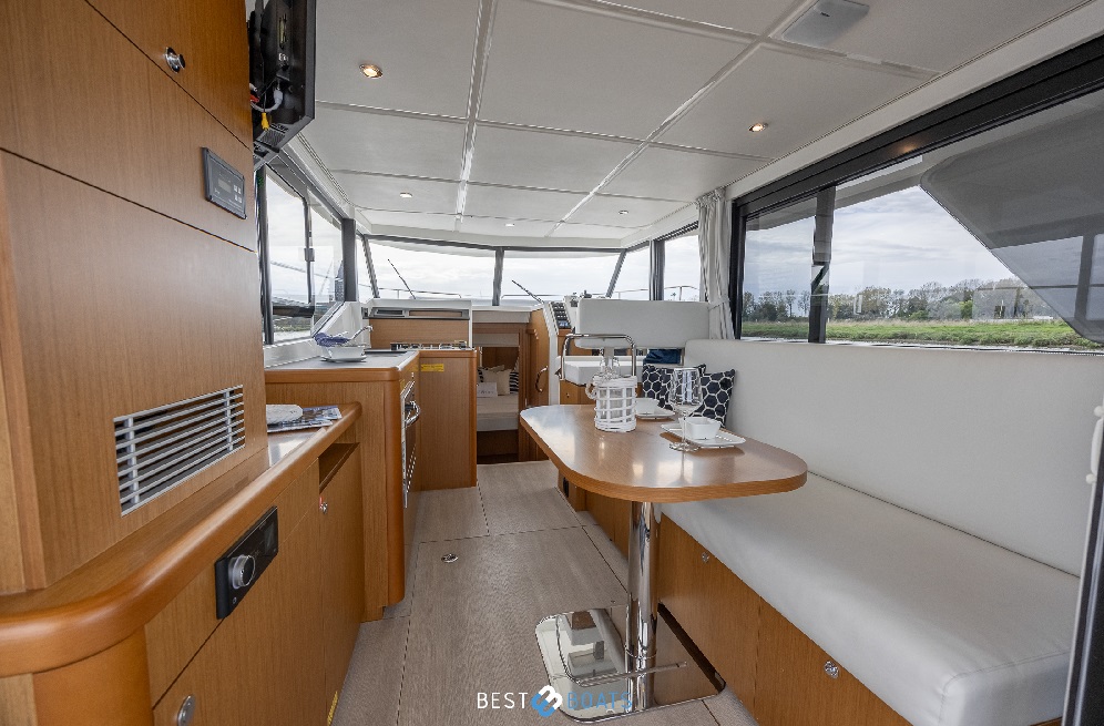 foto: 5 Beneteau  Swift Trawler 30