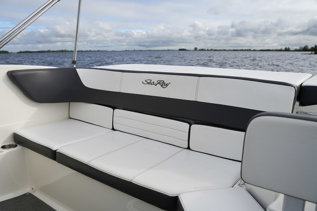 foto: 45 Sea Ray 19 SPX