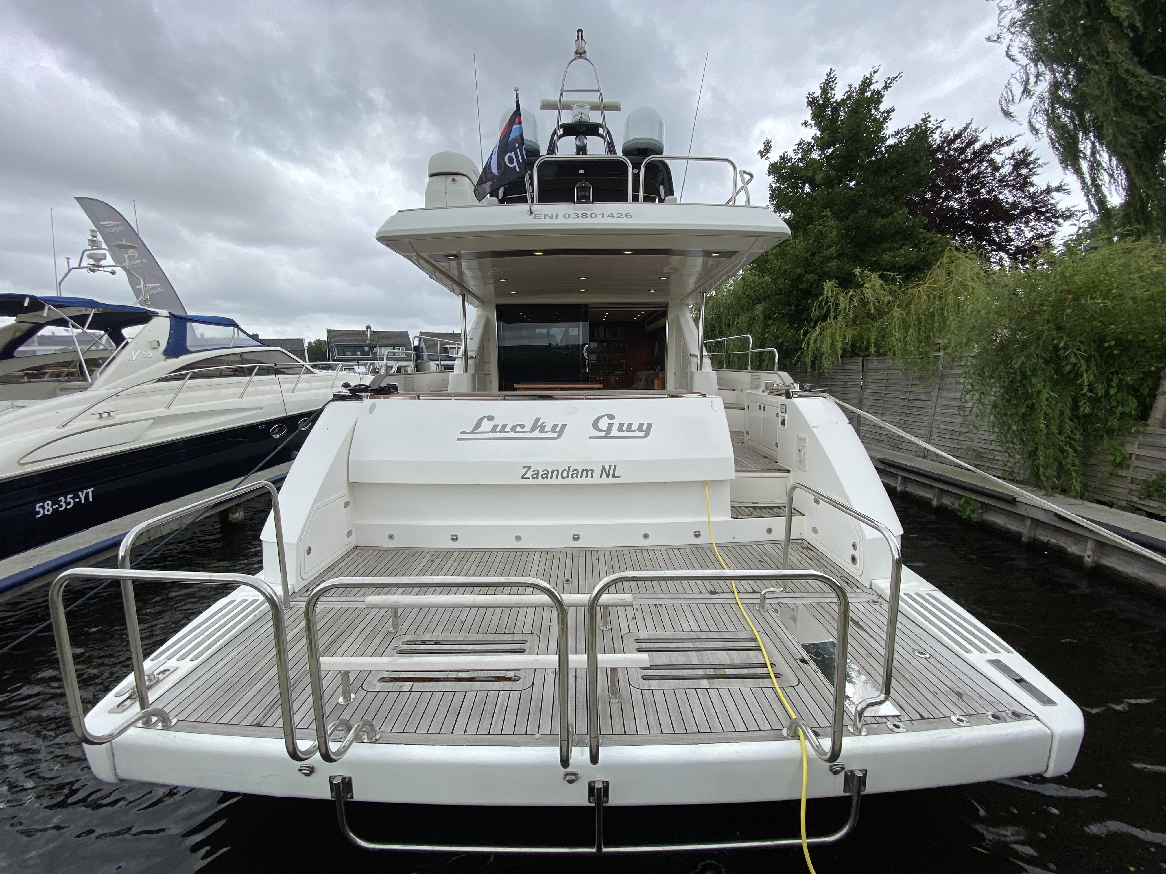 foto: 5 Guy Couach 2200