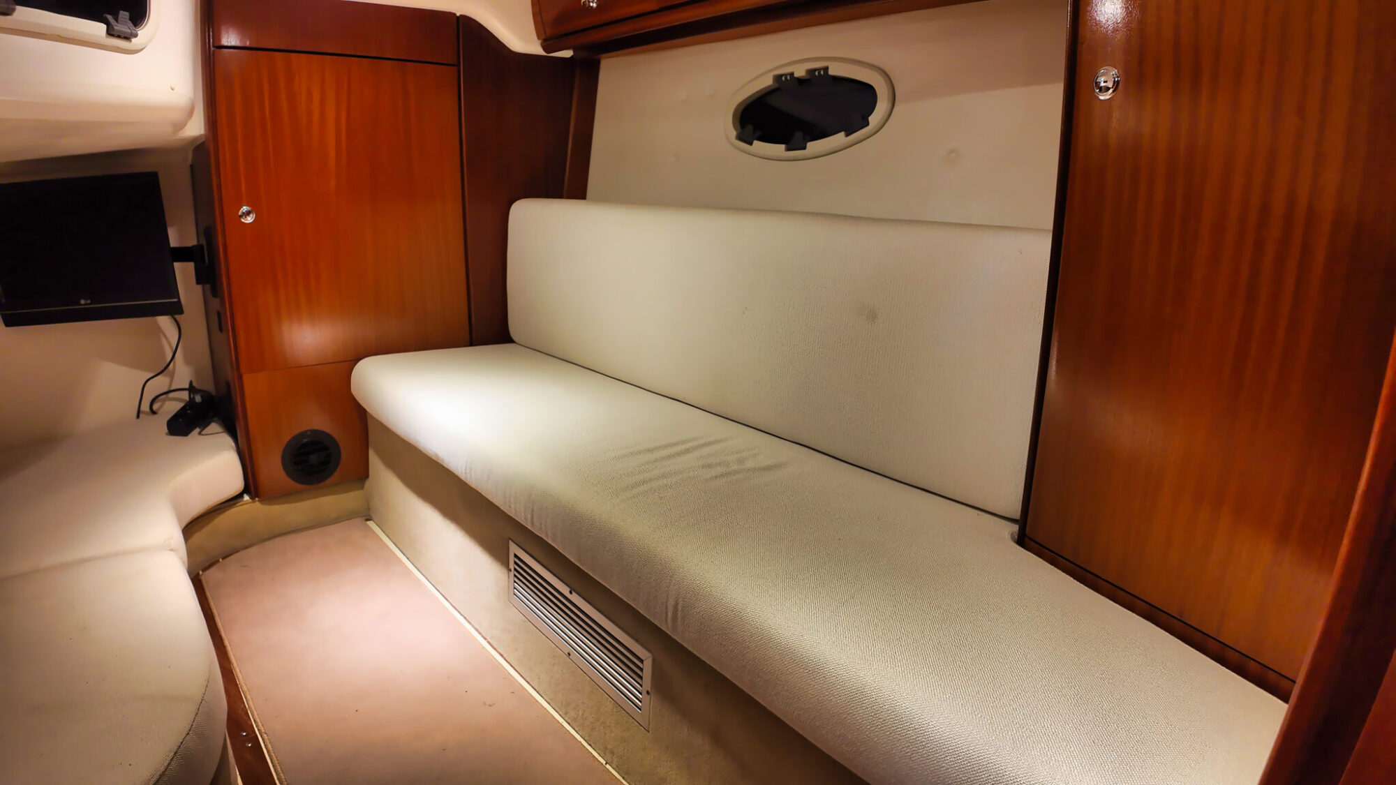 foto: 4 Bavaria Bavaria 37 HT Hardtop