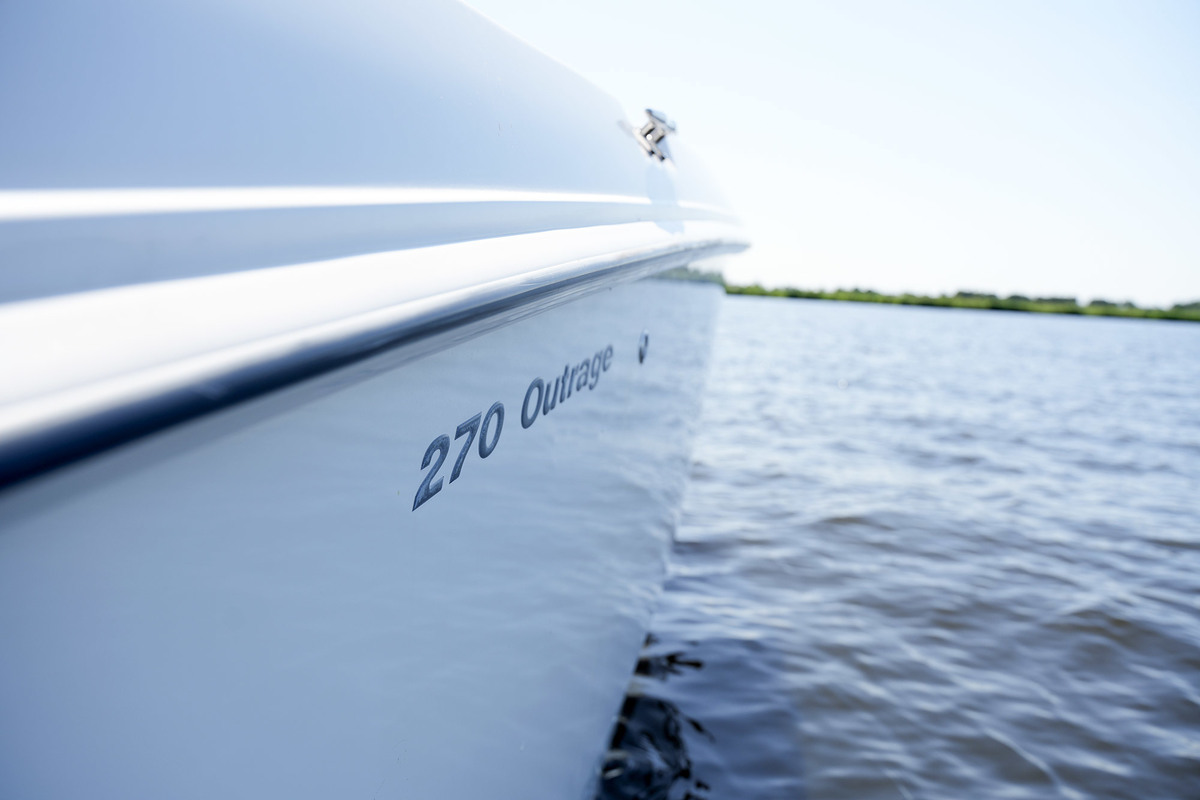 foto: 6 Boston Whaler 270 Outrage