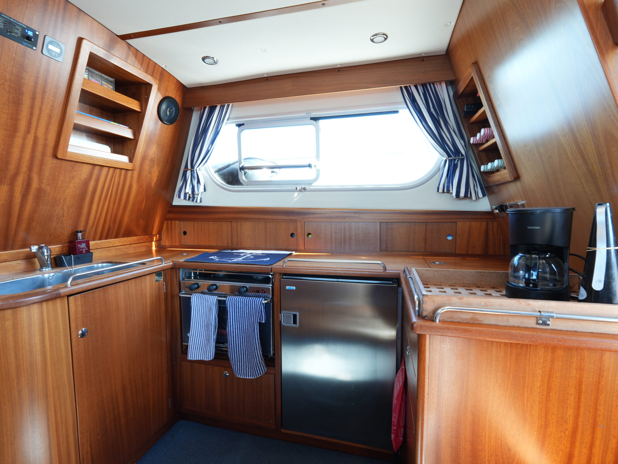 foto: 5 nimbus Nimbus 380 Commander