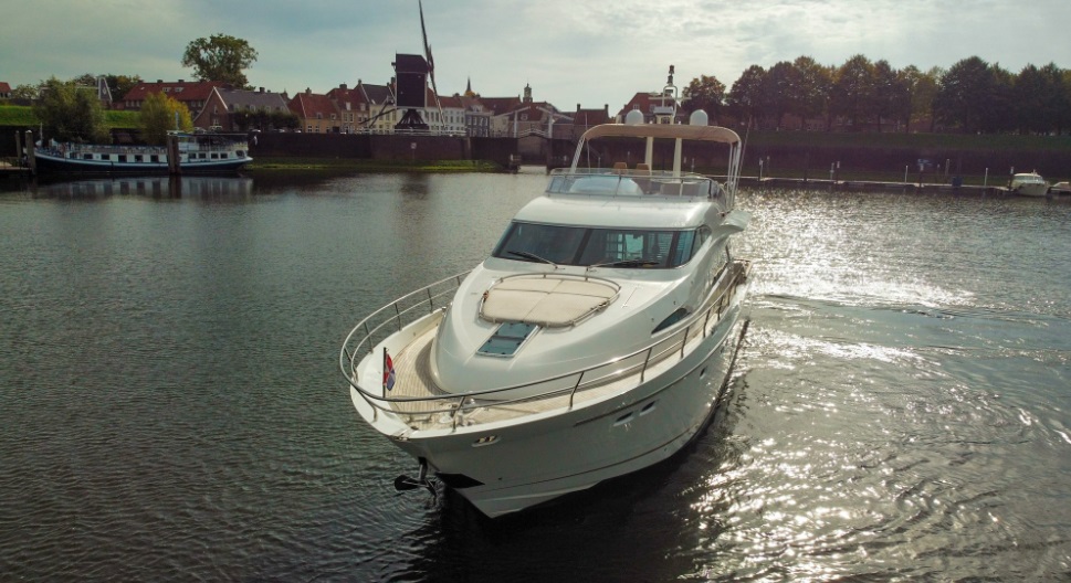foto: 10 Fairline  Squadron 70