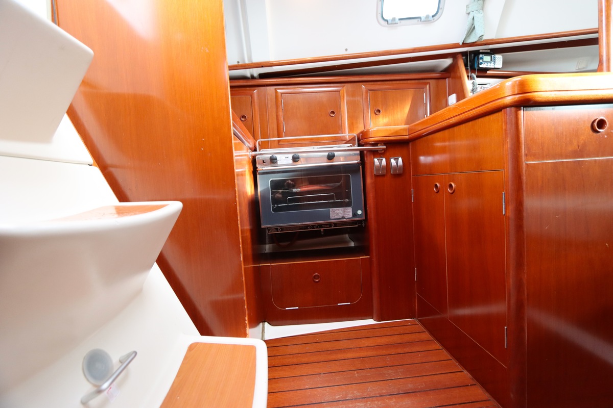 foto: 39 Beneteau Oceanis Clipper 331 Lifting keel
