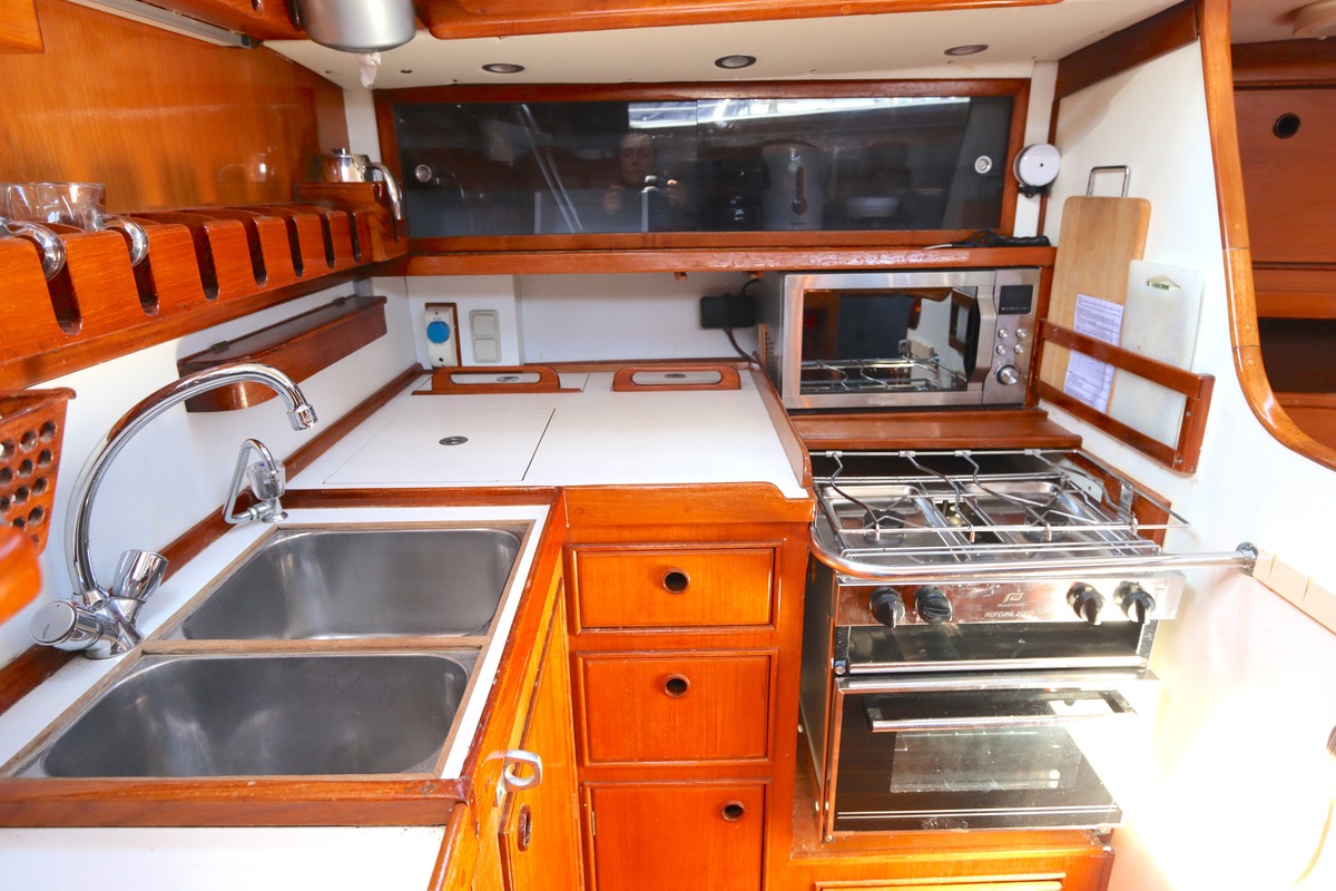 foto: 5 Holman & Pye Red Admiral 36