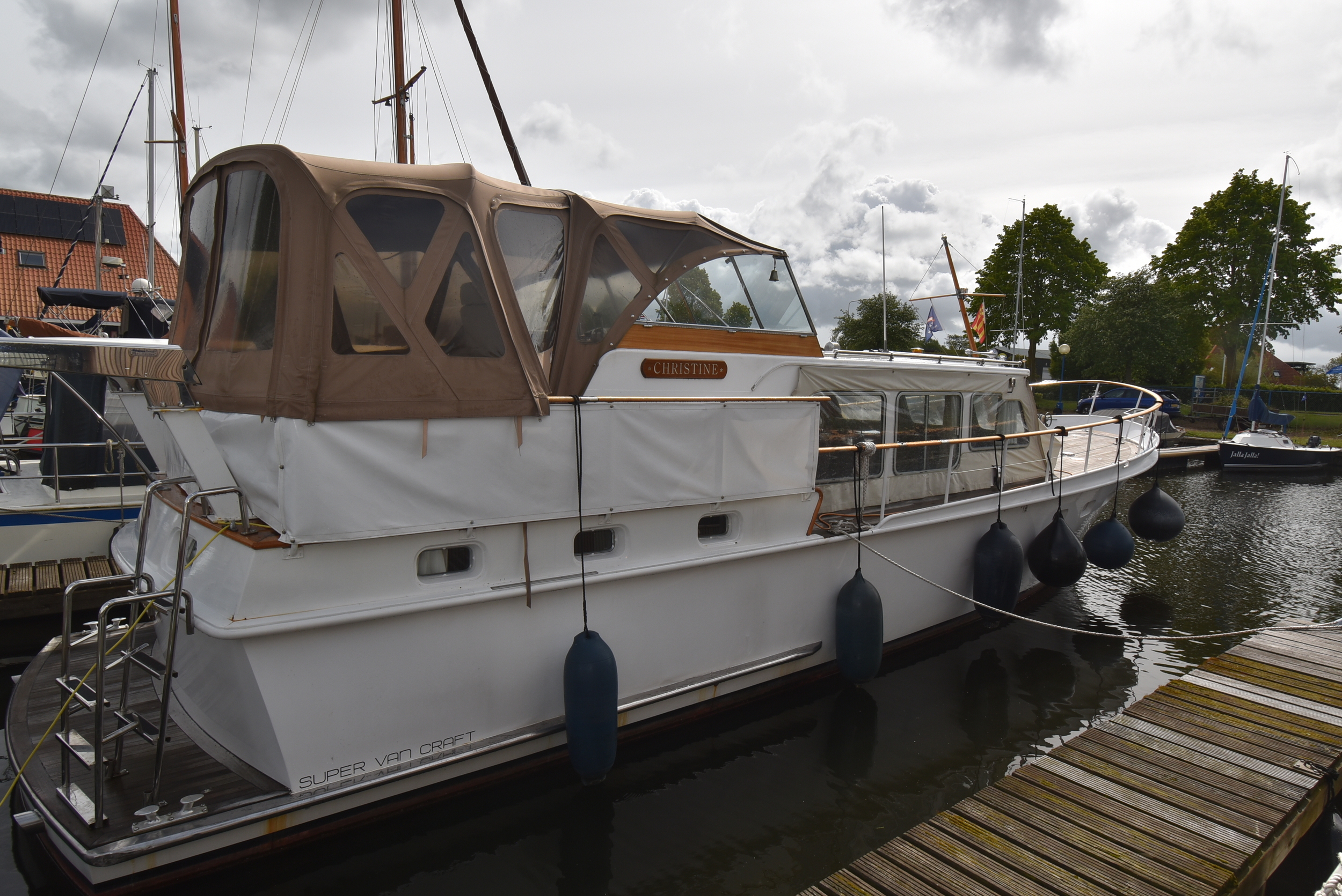 foto: 5 Super Van Craft 1350