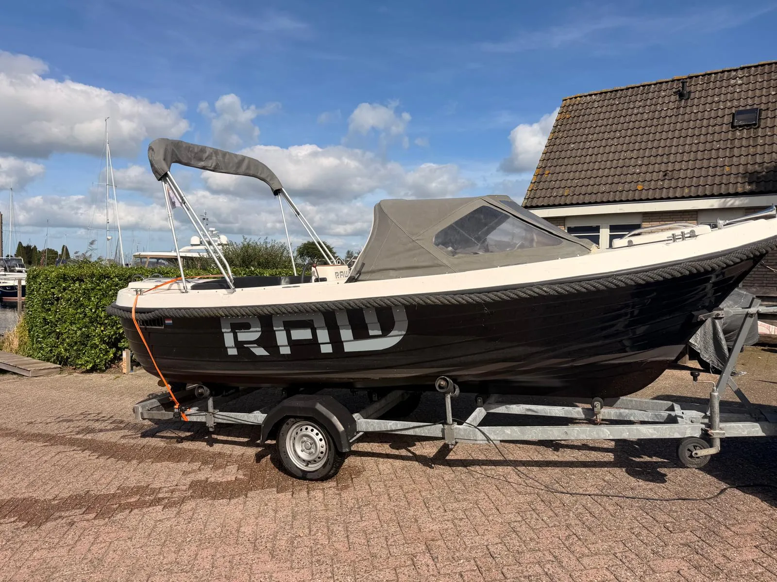 foto: 6 Oud Huijzer 560 Classic (RAW Edition)