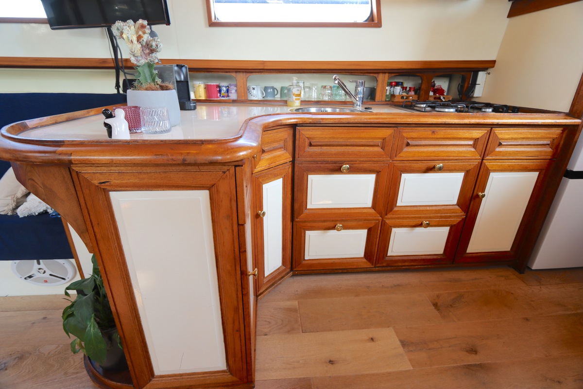 foto: 5 Tjalk Woonboot 