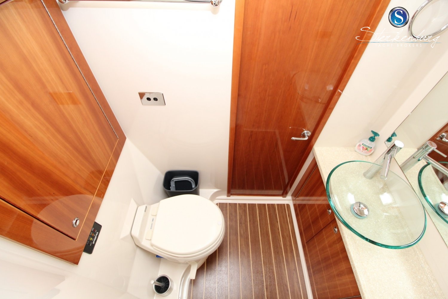 foto: 5 Rivièra 4700 Sport Yacht