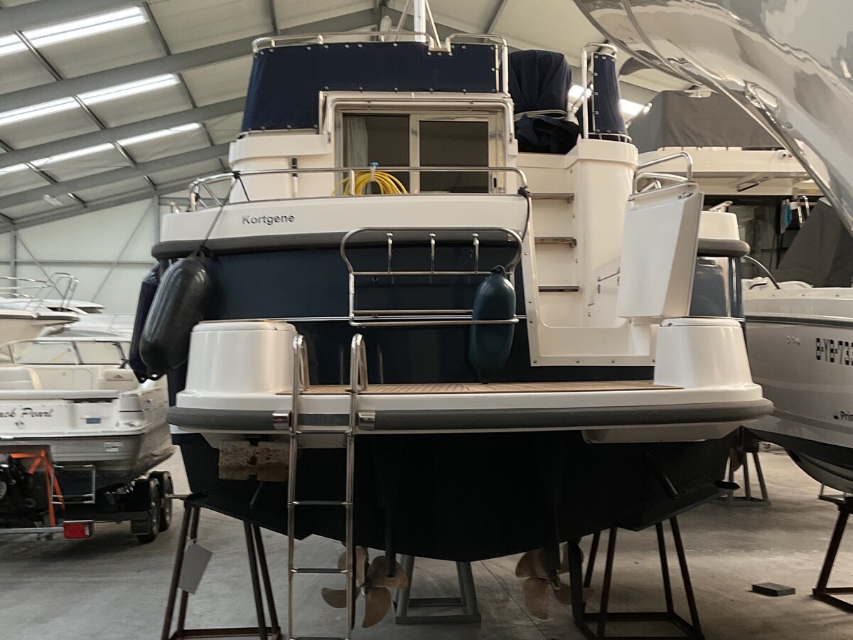 foto: 4 Nimbus 380 Commander