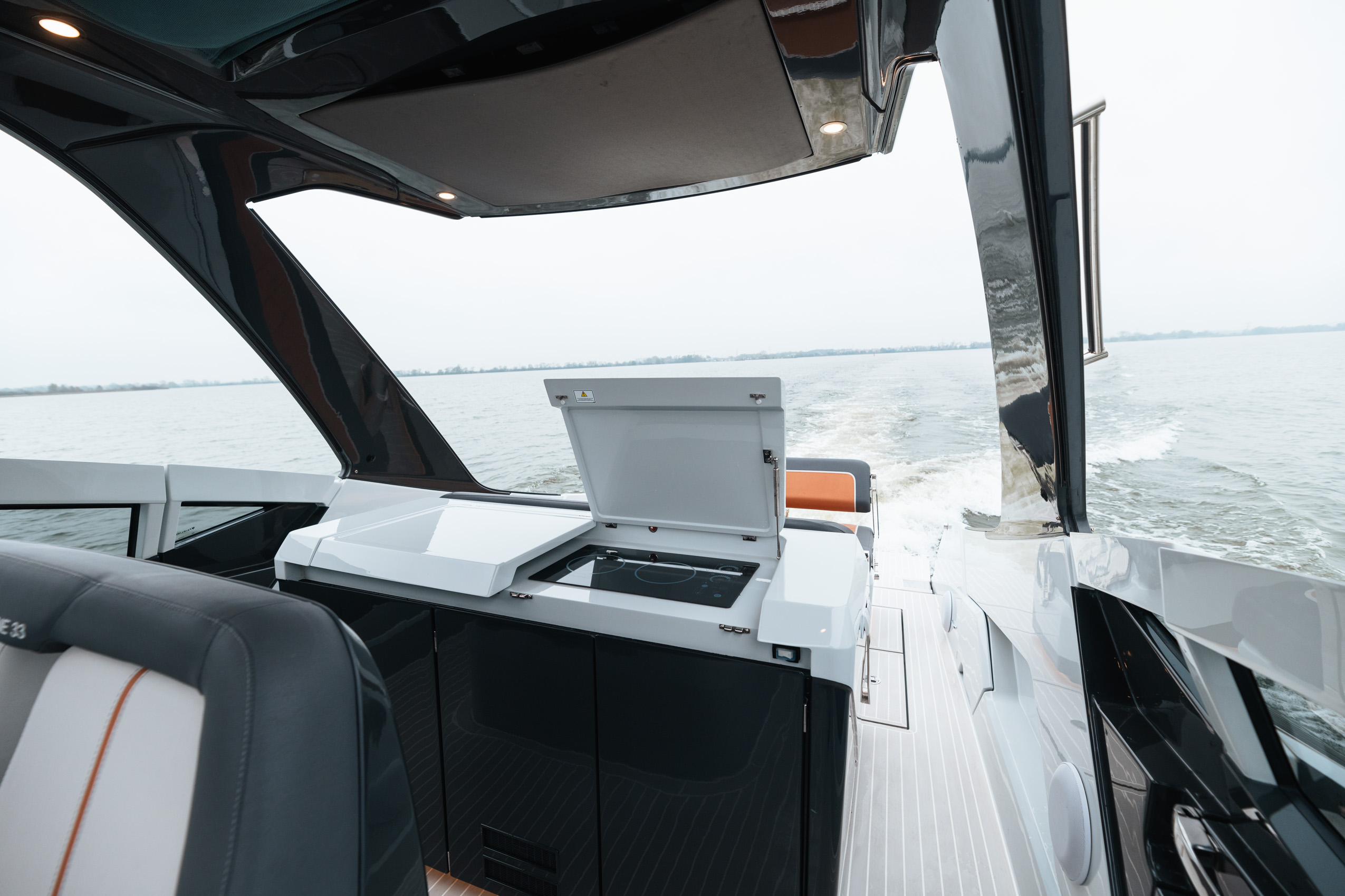 foto: 56 Fairline F Line 33 #12