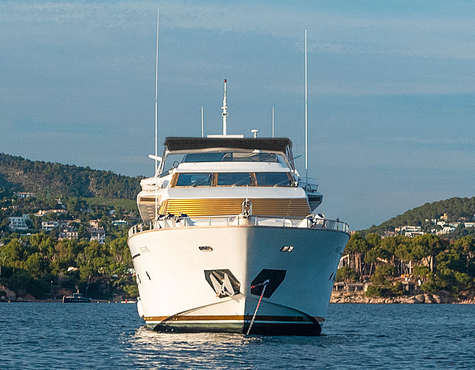 foto: 20 Falcon Falcon 100