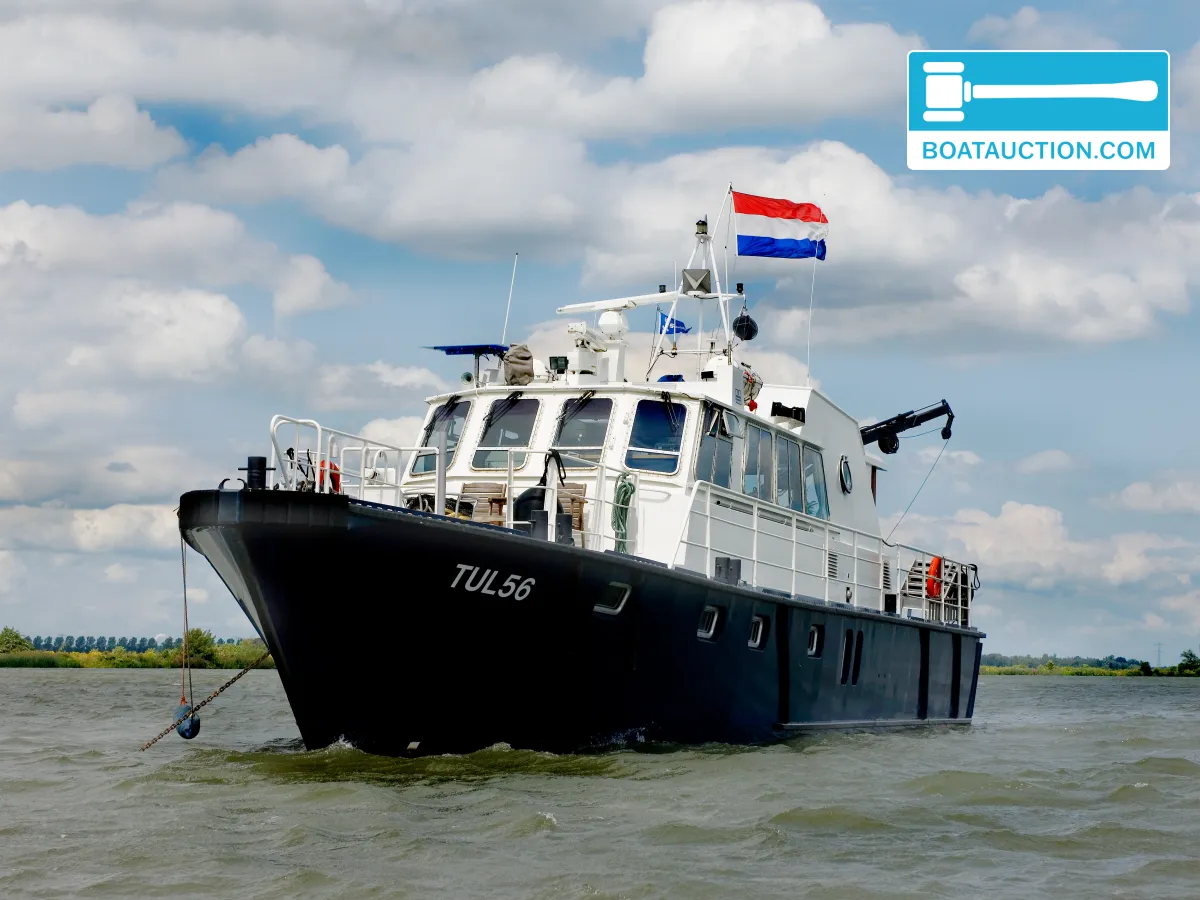 hoofdfoto: 1 Bateau de patrouille 2300