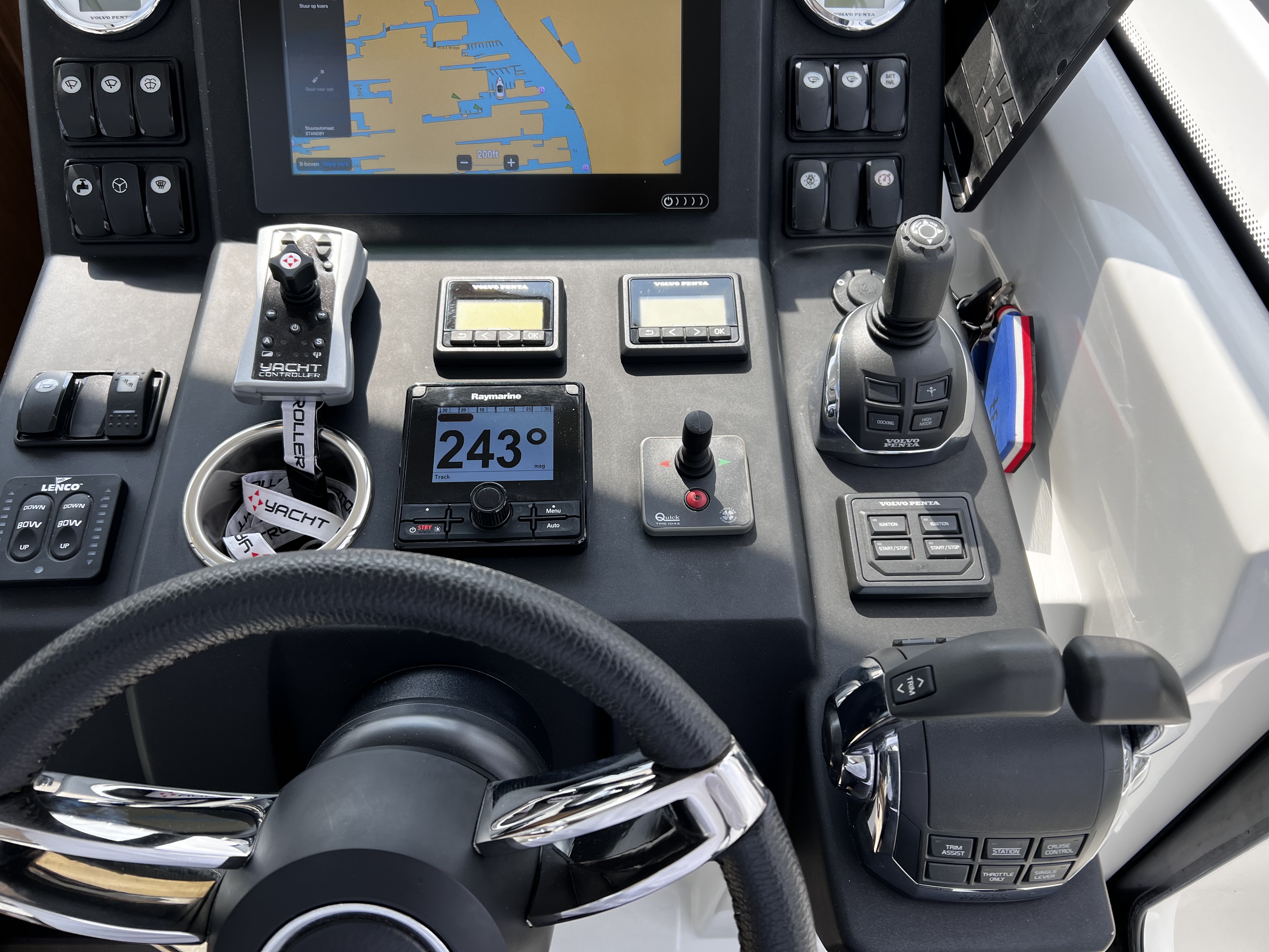 foto: 4 Jeanneau  NC37