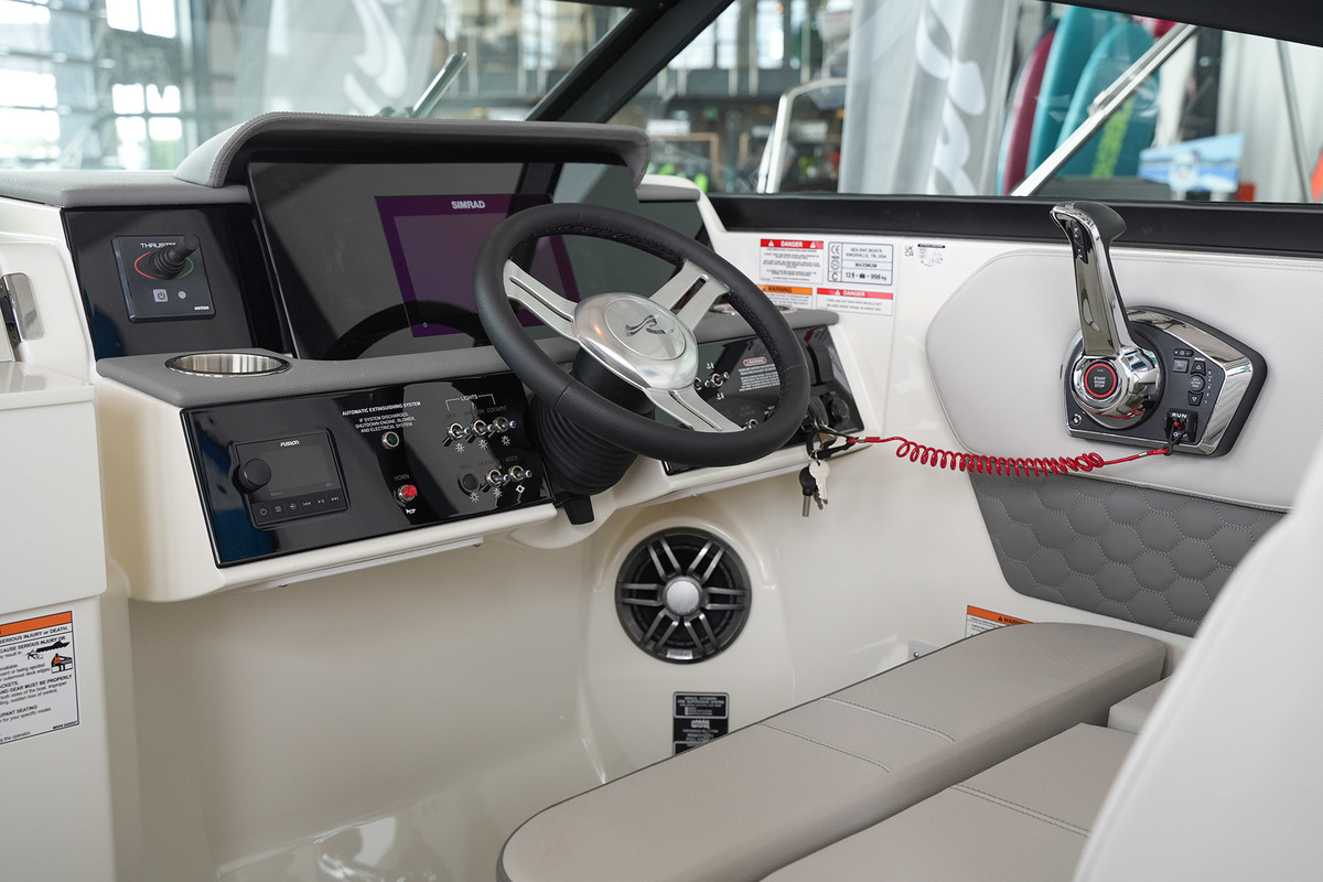 foto: 165 Sea Ray SDX 250