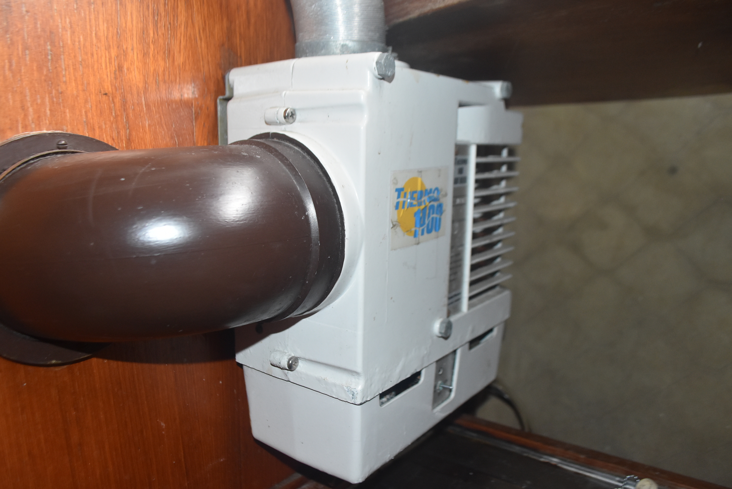 foto: 5 Friendship 28 Type 900