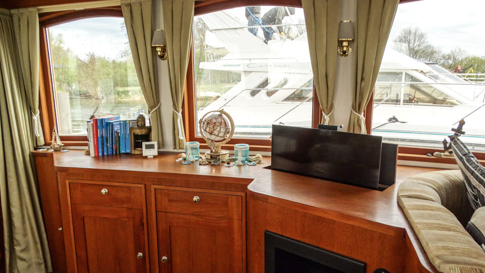 Luxe Motor 16.20 Deckhouse