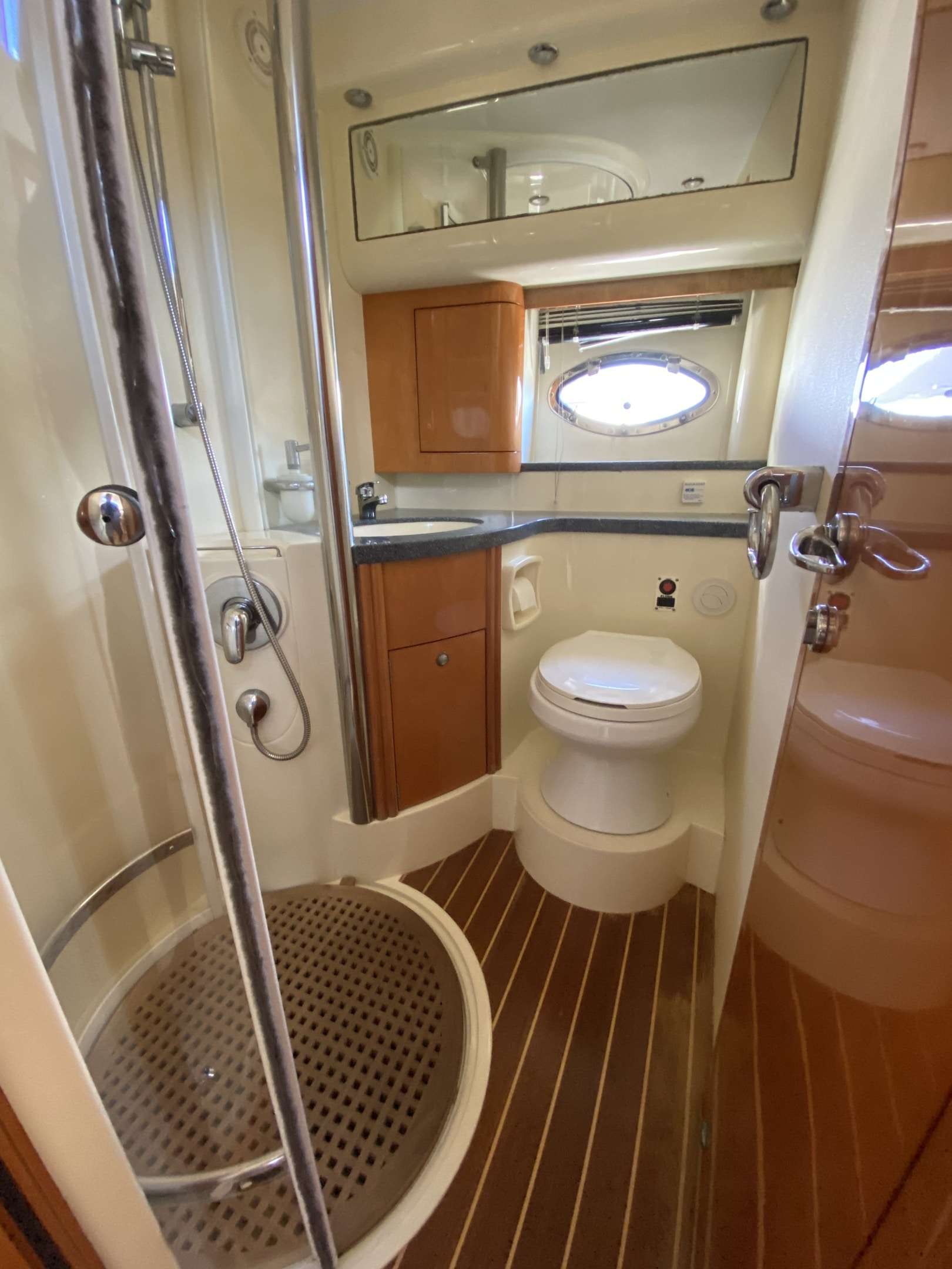 foto: 5 Fairline phantom 40 