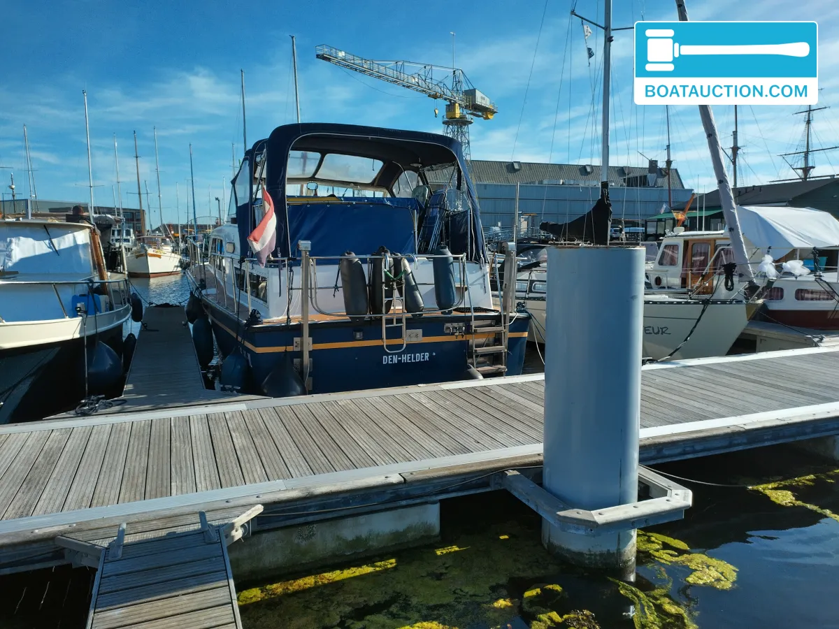 Chris Craft Catalina 35 DC