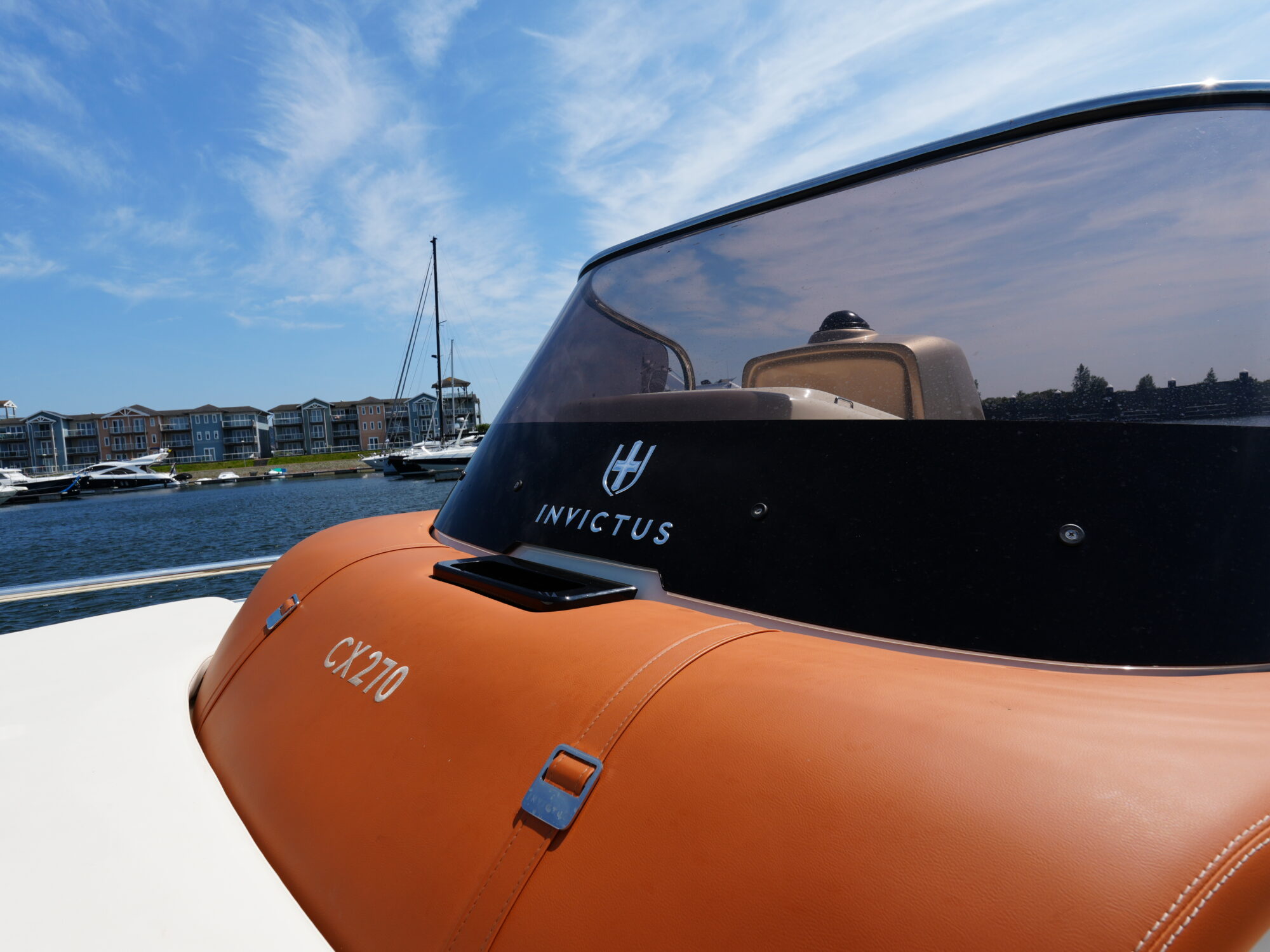 foto: 5 Invictus Invictus 270 CX