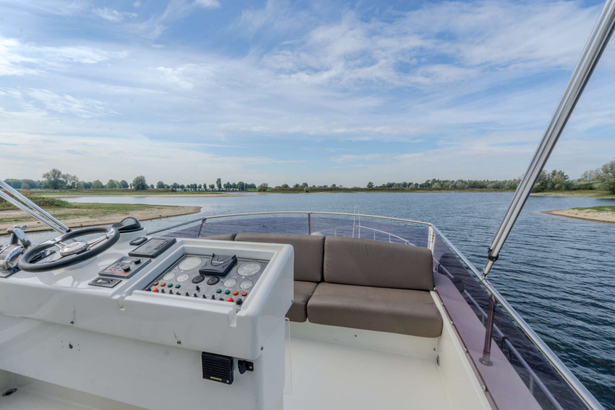 foto: 5 Mochi Craft Mochi Craft 43 Flybridge