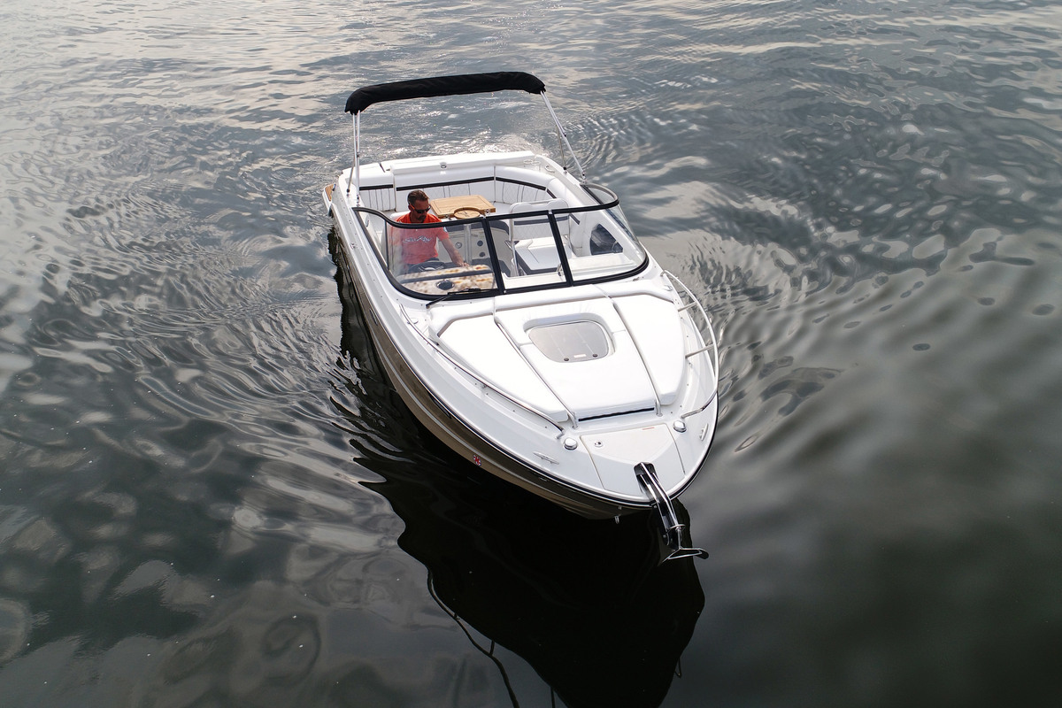 foto: 4 Sea Ray Sun Sport 250