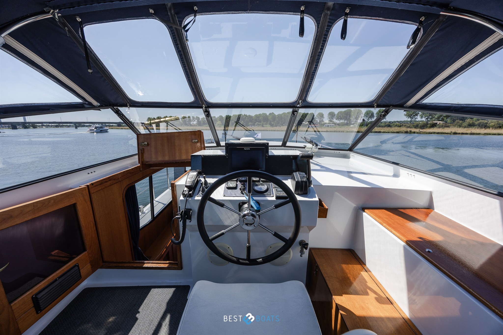 foto: 39 Vri-Jon Contessa 45E