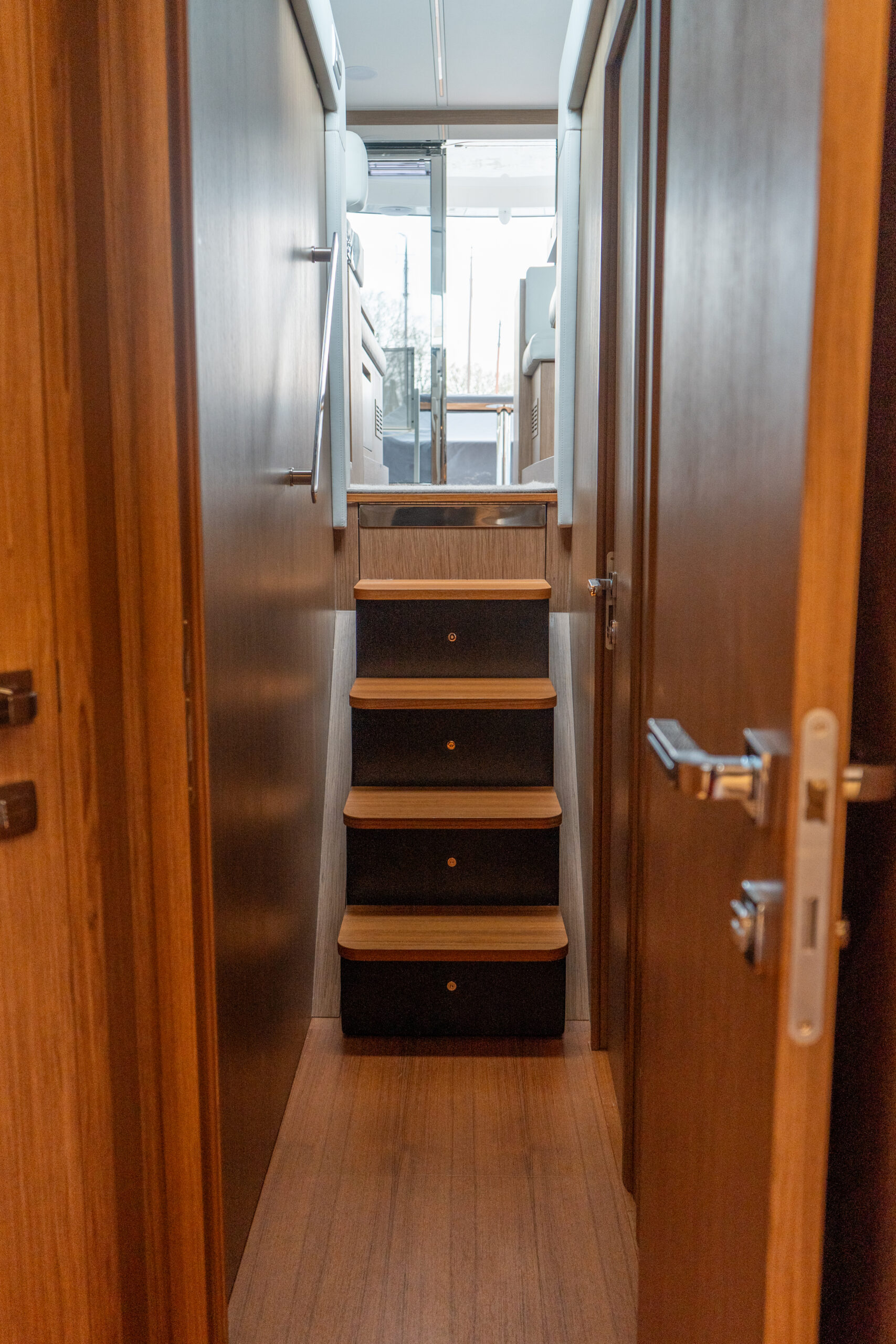 foto: 5 Solaris Power 48 Coupé