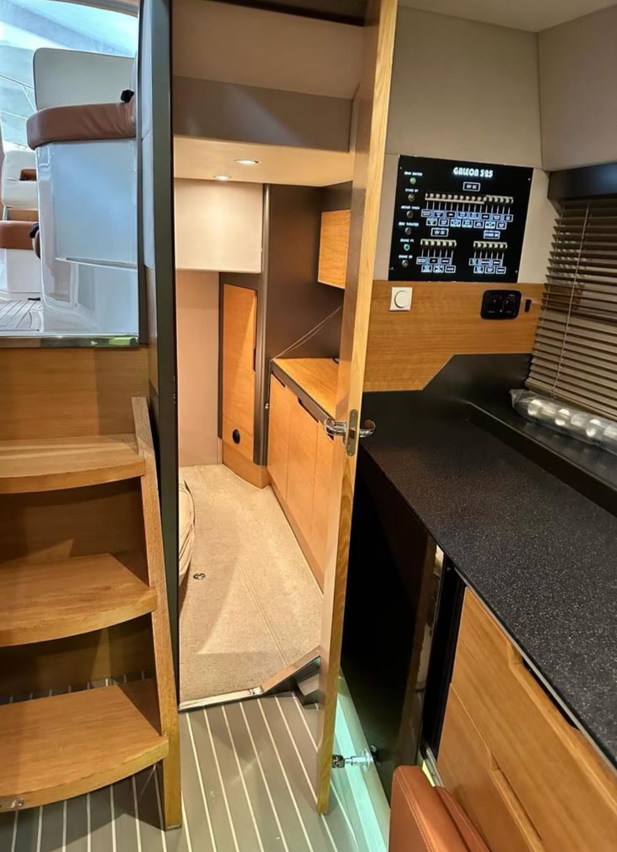 foto: 4 Galeon 325 HT