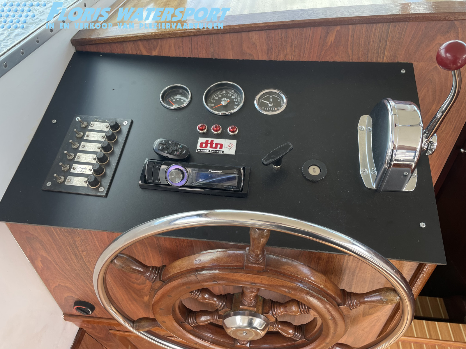 foto: 16 Polaris 800 Open Cabin