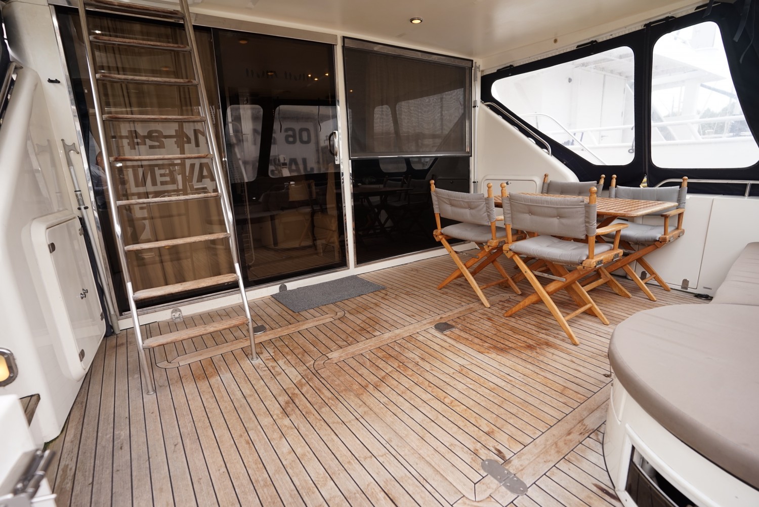 foto: 5 Fairline Squadron 62