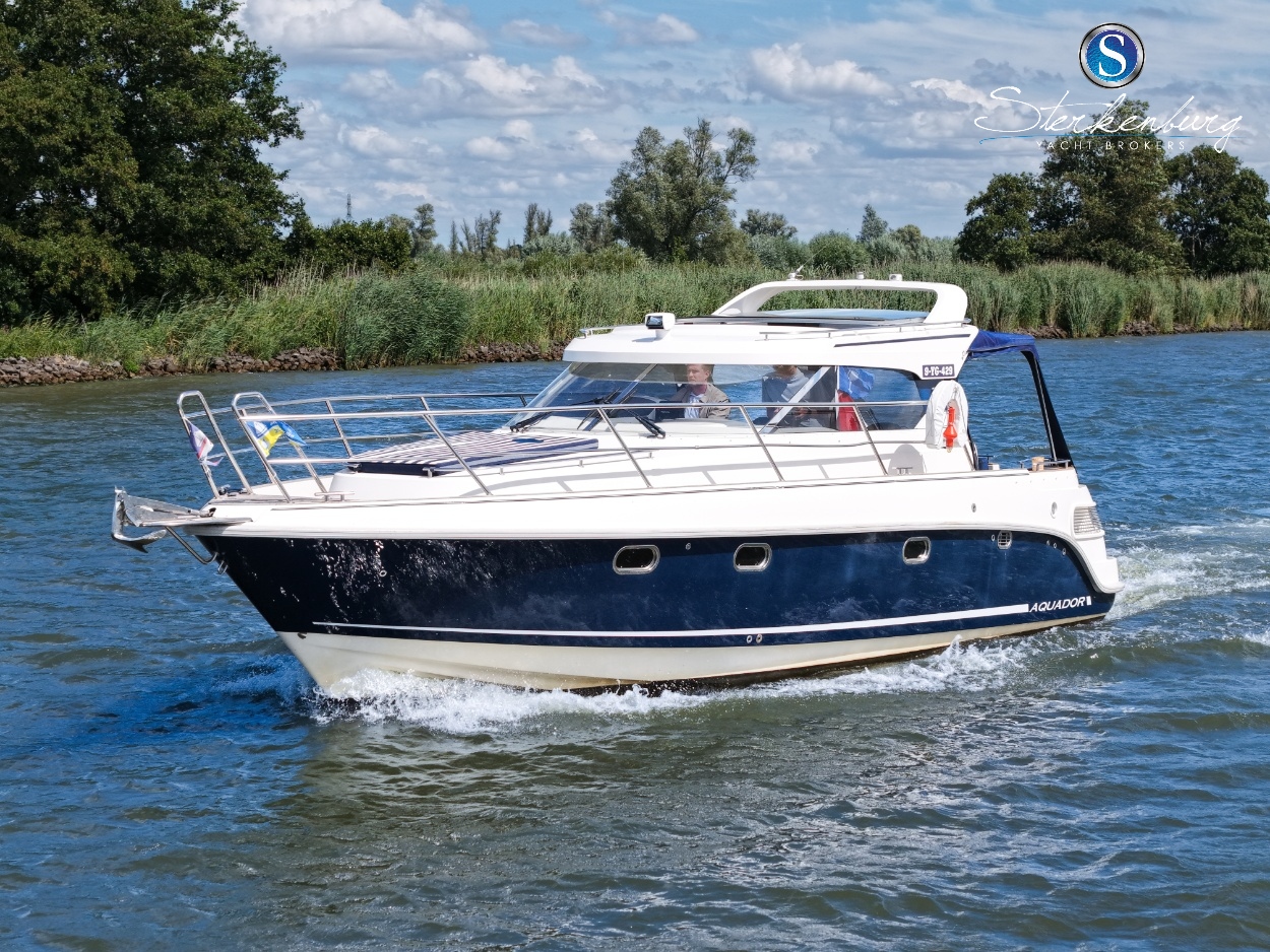 foto: 4 Aquador 33 HT