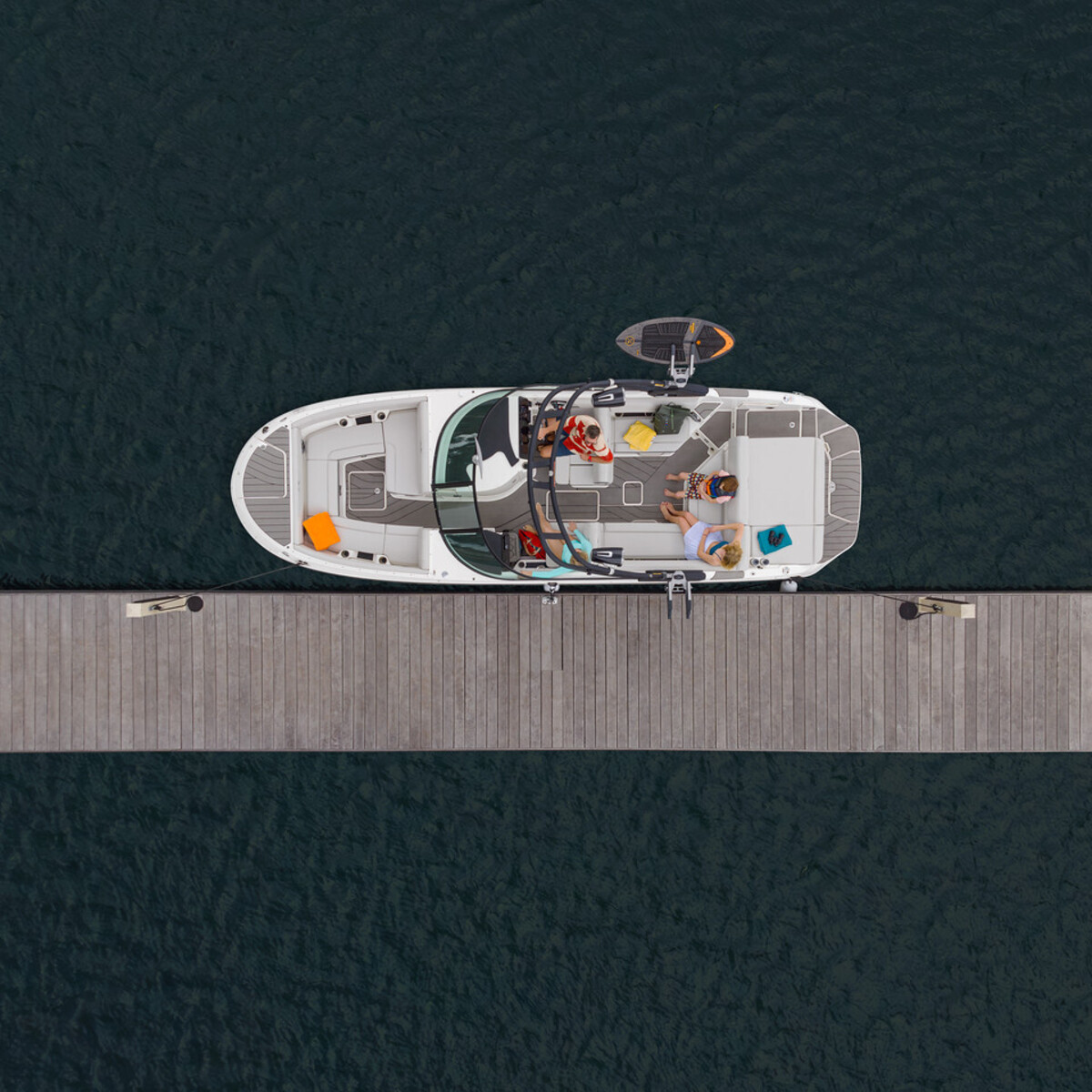 foto: 5 Sea Ray SDX 270 Surf