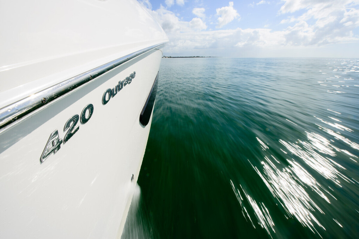 foto: 19 Boston Whaler 420 Outrage