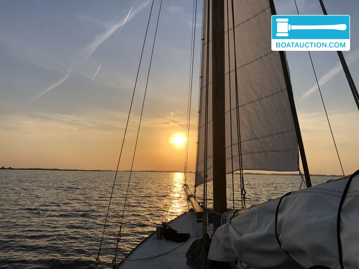 Falmouth Working Boat 690