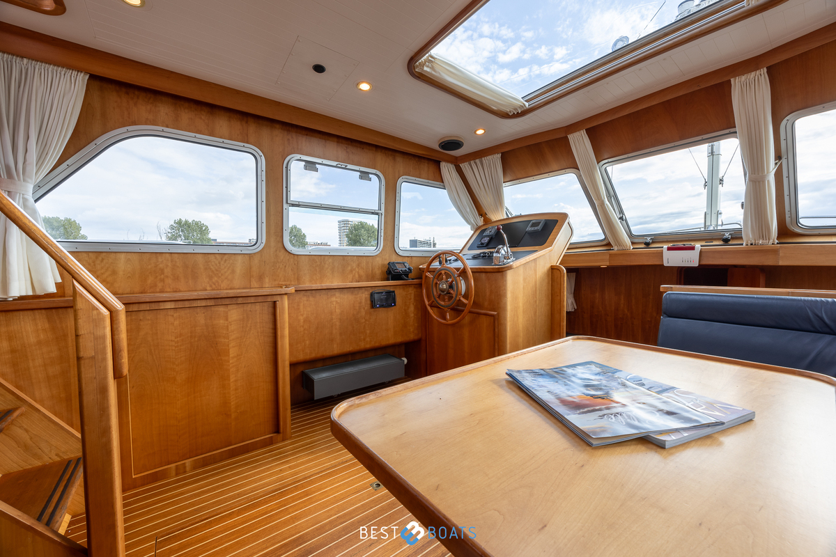 foto: 4 Linssen  Grand Sturdy 410 AC 