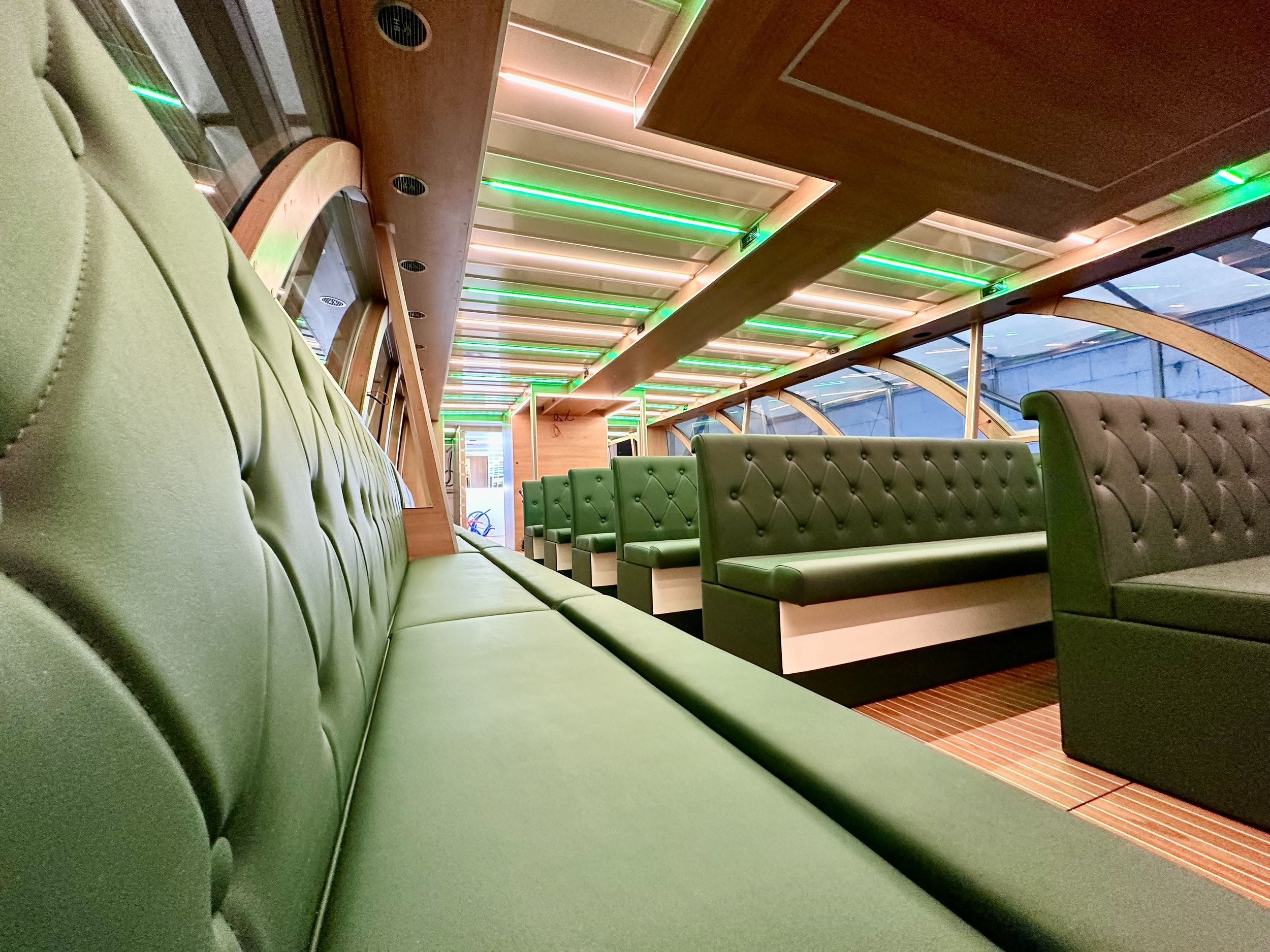 foto: 38 Holiday Boat Sundeck 57 Passenger Catamaran