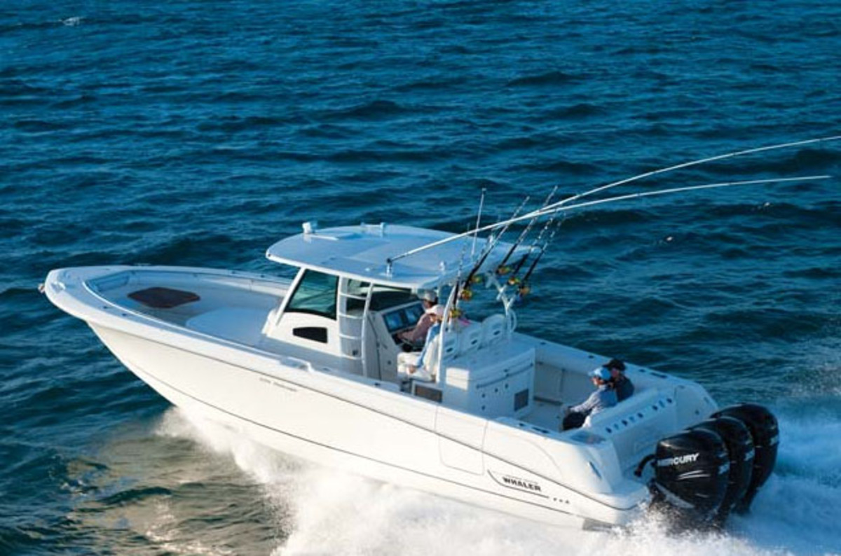 foto: 4 Boston Whaler 380 Outrage