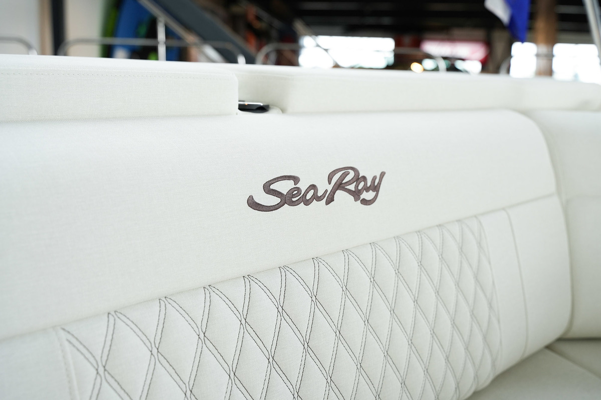foto: 6 Sea Ray SLX 250
