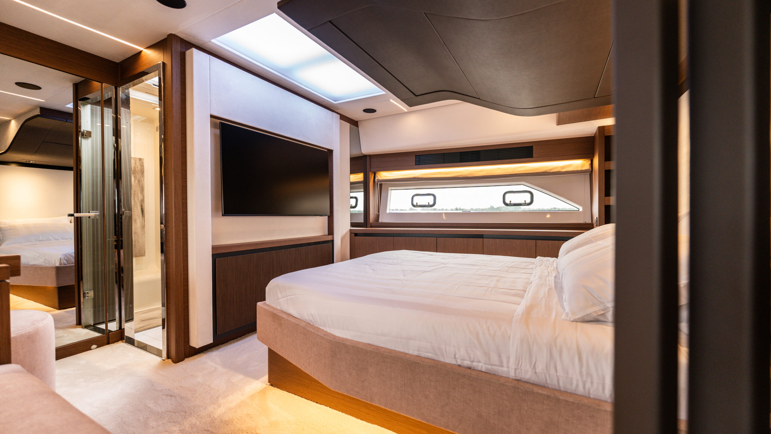 foto: 6 Prestige X70