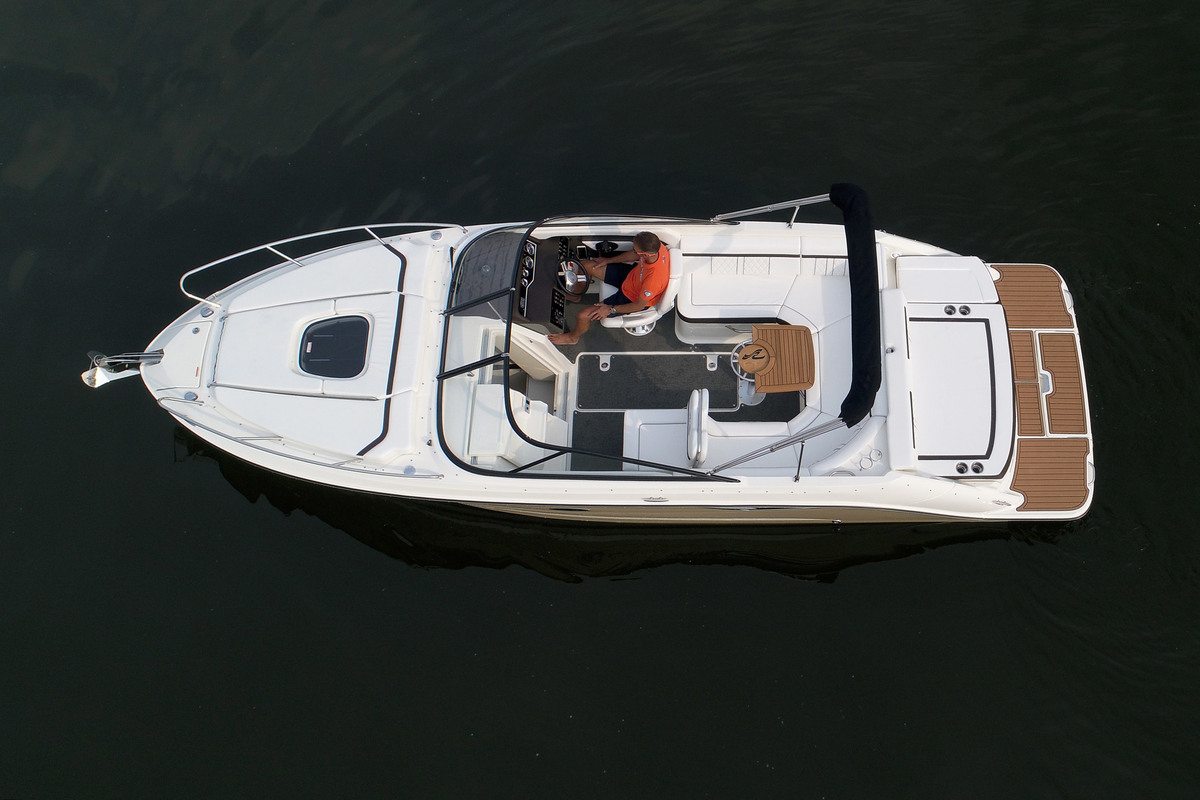 foto: 5 Sea Ray Sun Sport 250