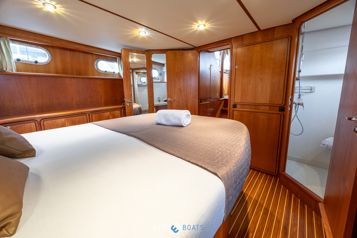 foto: 5 Linssen  Grand Sturdy 430 AC MKII Diamond