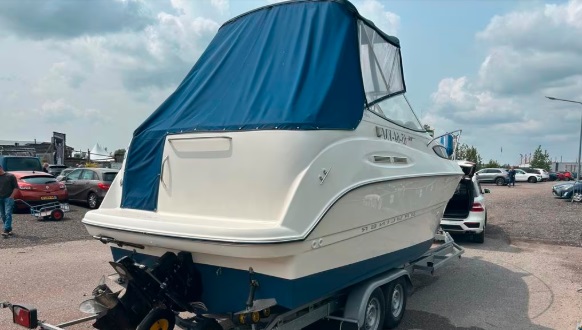 foto: 4 Bayliner   245