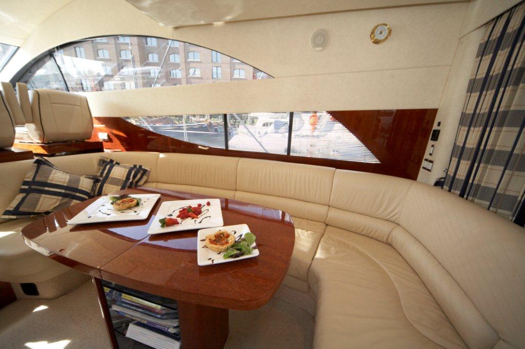 foto: 4 Fairline Phantom 50