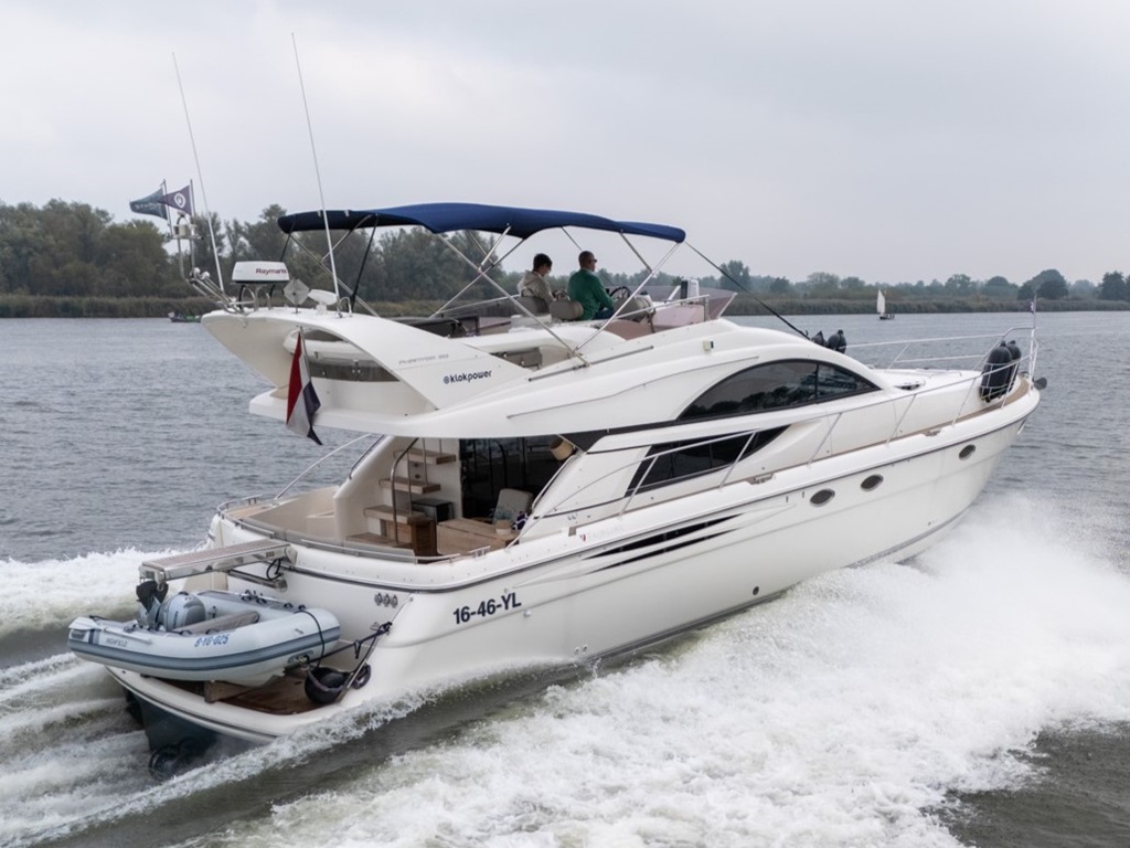 foto: 5 Fairline Phantom 50