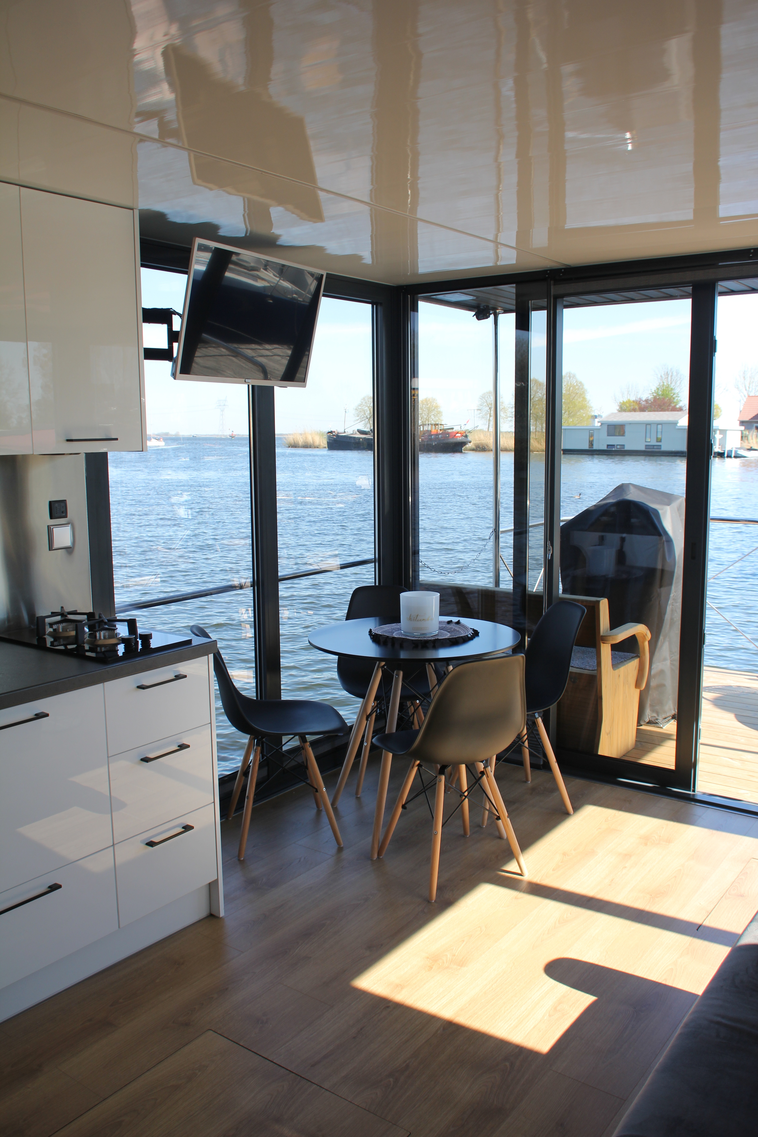 foto: 6 Campi 340 Houseboat