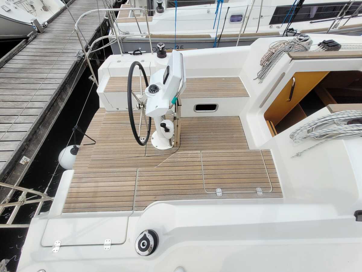 foto: 4 Jeanneau Sun Odyssey 319